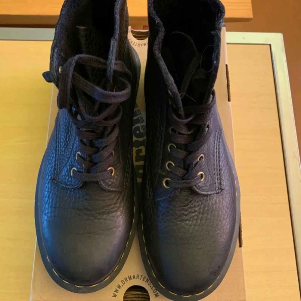 Dr. Martens 1460 Virginia Pascal Boots
